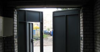 Купить гаражные ворота распашные Кондопога, цена от 3914 руб.